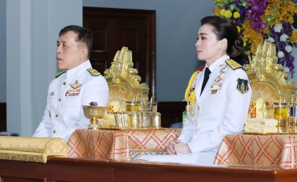 ในหลวง พระราชินี ทรงรับผู้บาดเจ็บจากเหตุแผ่นดินไหว ไว้ในพระบรมราชานุเคราะห์