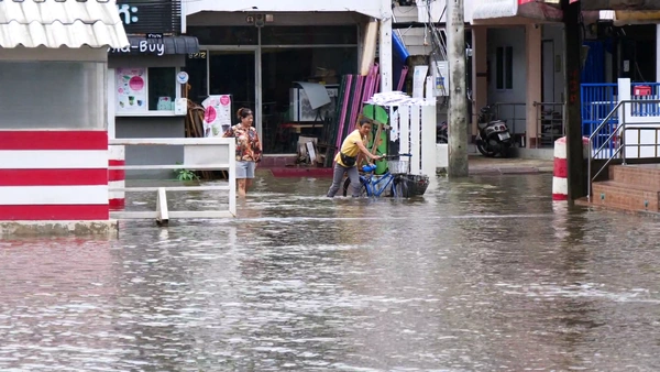ฝนถล่ม "เชียงใหม่" น้ำท่วมสูง-ถนนขาด กระทบหลายอำเภอ