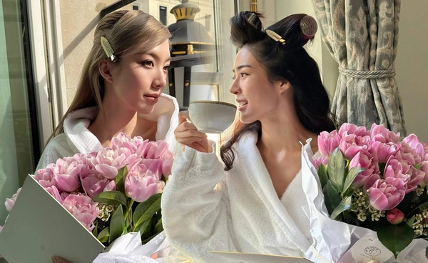 แฟนแห่ส่งกำลังใจ หลิงออม กับ แฟชั่นวีค ปารีส ครั้งแรก! ร่วมชมโชว์ Dior Autumn/Winter 2025