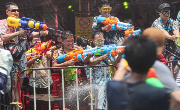 สงกรานต์ 2568 คาดเม็ดเงินสะพัดกว่า 1.3 แสนล้าน สูงสุดตั้งแต่ปี 63