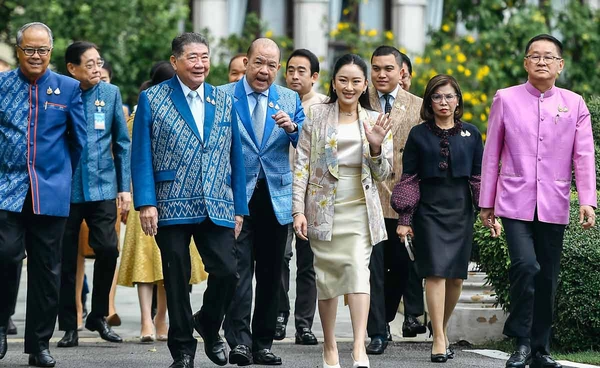 นายกฯ สั่งครม.ตั้งการ์ดหลังเวิลด์แบงก์ประเมินเศรษฐกิจตกต่ำทั่วโลก