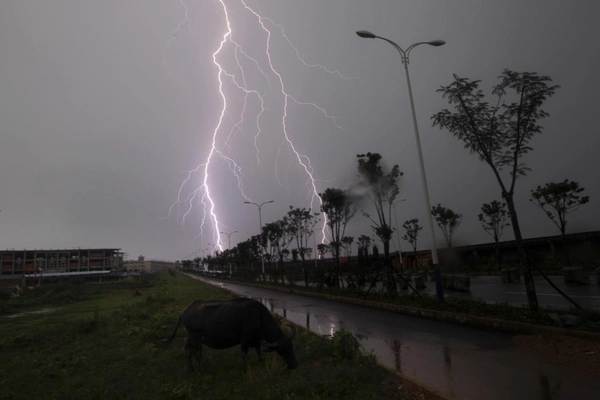 เตือนพายุช่วงสงกรานต์ ระวังฝนฟ้าคะนองและลมกระโชกแรง เริ่มจากอีสานก่อน