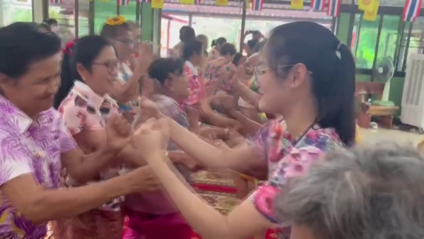 ความเชื่อ"มวยหญิงแก้บน"ต่อหน้า"หลวงพ่อทอง" วัดสุธาดล  | เรื่องดีดีทั่วไทย | 17-04-25