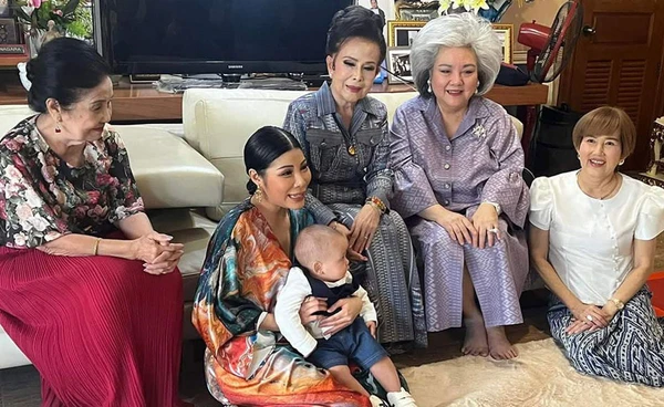 เพชรา เชาวราษฎร์ ทำบุญวันเกิด 82 ปี แหวนแหวน ร่วมกราบอวยพรคุณยาย