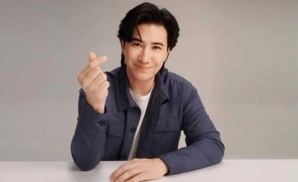 เหมือนโลกหยุดหมุน! หนุ่ม กรรชัย ส่งยิ้มหวานพร้อมมินิฮาร์ท แฟนคอมเมนต์สนั่น