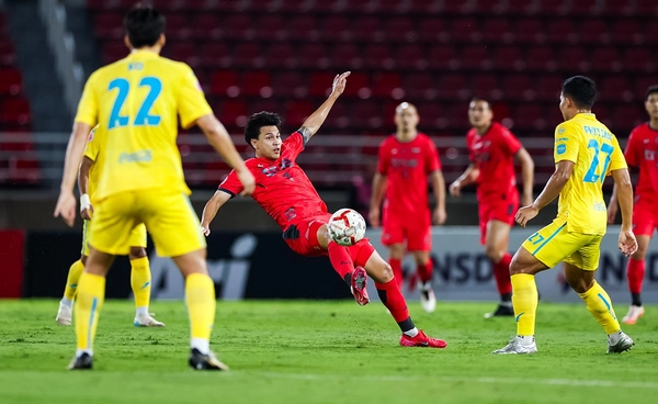 ผลบอล รีโว่ คัพ 2024/25: บุรีรัมย์ เฉือนชนะ ทรู แบงค็อก 2-1