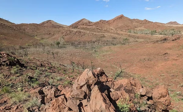 ค้นพบหลุมอุกกาบาตเก่าแก่ที่สุดในโลกอายุ 3,470 ล้านปี ในออสเตรเลีย