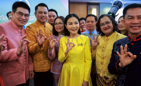 รมว.ศึกษาฯ “นฤมล” เปิดเวทีผลักดัน พ.ร.บ.การศึกษา ย้ำไม่ใช้การเมืองแทรกแซง