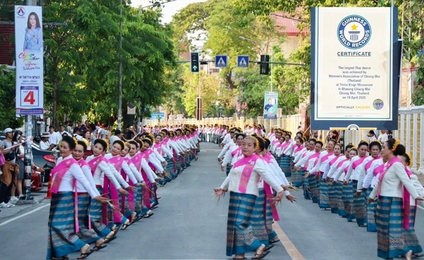 ปลื้ม! เชียงใหม่ ทุบสถิติโลก “ฟ้อนเล็บล้านนา“ มากที่สุด 