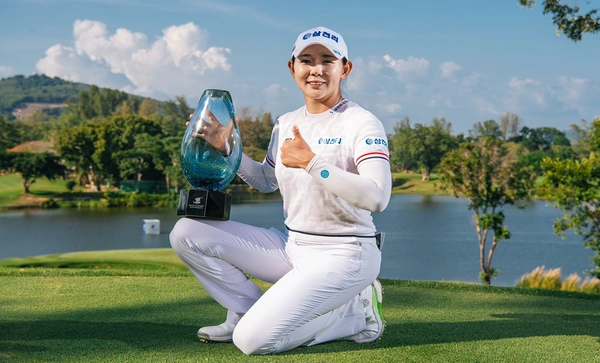"บอกยอม" แชมป์ เคแอลฯ บลู แคนยอนฯ 16 อันเดอร์ รับ 4.8 ล้านบาท เปียโน ที่ 4 ร่วม