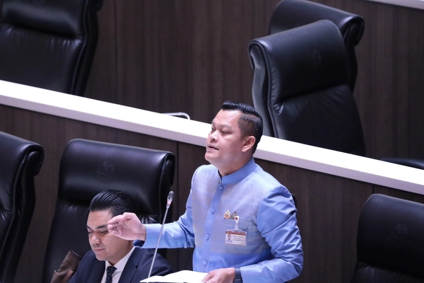 "ธนกร" ย้ำเสถียรภาพพรรคร่วมรัฐบาลเหนียวแน่น แม้เห็นต่างบางเรื่อง