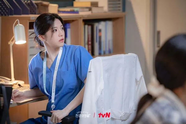 Resident Playbook go yoon jung