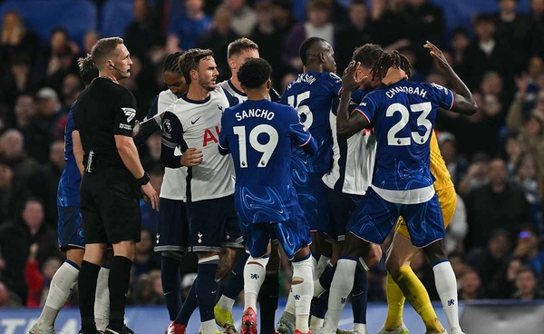 ผลบอล พรีเมียร์ลีก 2024/25: เชลซี เปิดบ้านเฉือนชนะ สเปอร์ส 1-0