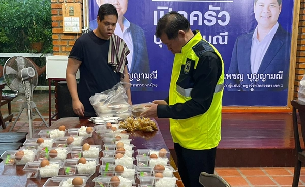 นิพนธ์-สรรเพชญ เปิดครัว “บุญญามณี” ช่วยผู้ประสบภัยน้ำท่วม