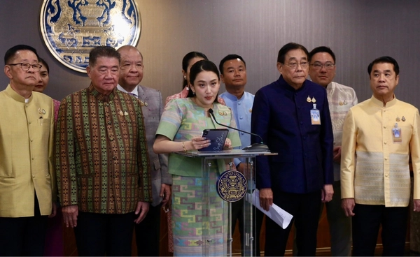 "แพทองธาร" ย้ำไม่ปรับ ครม. - ไม่เขี่ยทิ้ง ภท.  ปลง "ใดๆ ในโลกล้วนอนิจจัง"