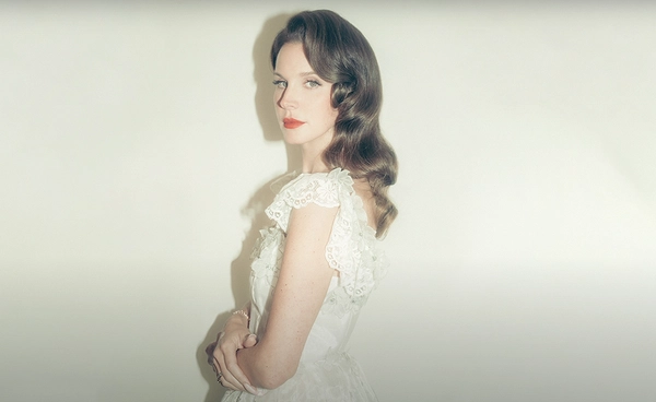แฟนเพลงฟิน Lana Del Rey ปล่อยเพลงใหม่ "Henry, come on" ถ่ายทอดอารมณ์เศร้าแต่คงความสวยงาม