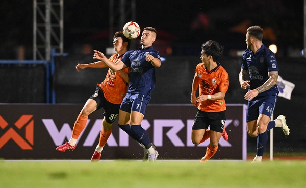 ผลบอล ช้าง เอฟเอ คัพ 2024/25: บุรีรัมย์ เฉือนชนะ เชียงราย 2-1