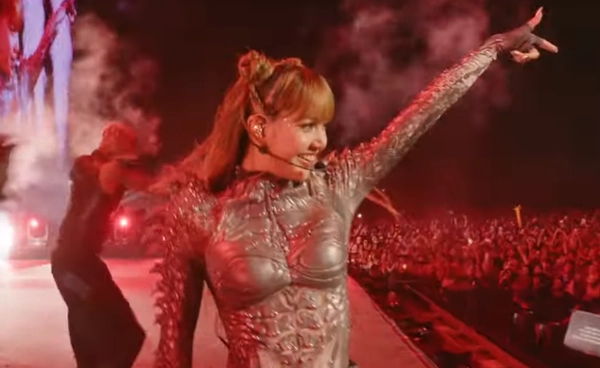 สะเทือนเวที! 'ลิซ่า' ขึ้น Coachella 2025 สุดปังในฐานะศิลปินเดี่ยวครั้งแรก
