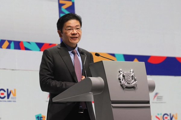 "ลอว์เรนซ์ หว่อง" แสดงวิสัยทัศน์และสื่อสารกับประชาชนประเด็นทรัมป์ขึ้นภาษีทั่วโลก