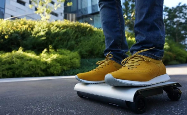 เปิดตัว WalkCar 2 Pro รุ่นใหม่ พาหนะตัวช่วยในการเดินทางรูปร่างคล้ายแล็ปท็อป