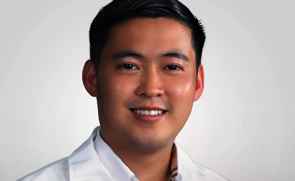 ประวัติ มนัสนันท์ หลีนวรัตน์ สส.ฟลุ๊ค สส.รุ่นใหม่จากตระกูลการเมืองดังปทุมธานี 
