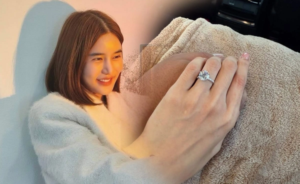ยินดี คะน้า ริญญารัตน์ อวดแหวนเพชรเม็ดโต ลั่น!มีคนมาขอแล้วนะ