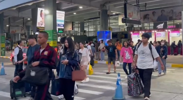 คาดวันนี้ประชาชนกลับกรุง 90,000 คน 