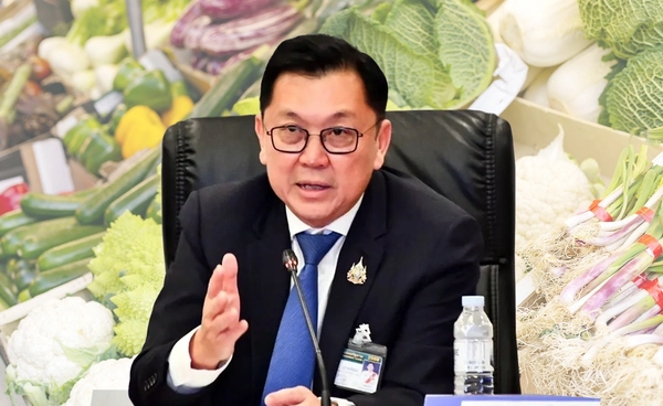 รัฐมนตรีพาณิชย์ กางแผน  แก้สินค้าเกษตรตกต่ำ -  ปราบนอมินี - รับมือภาษีทรัมป์