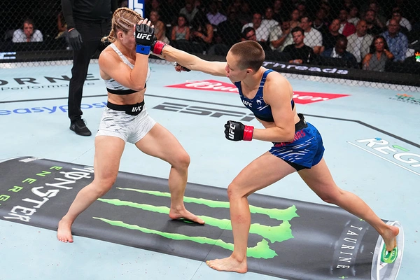 อุสมาน เหนือชั้นต้อนแต้ม บัคลีย์ โรส ดับซ่า! มาเวอริค ในศึก UFC