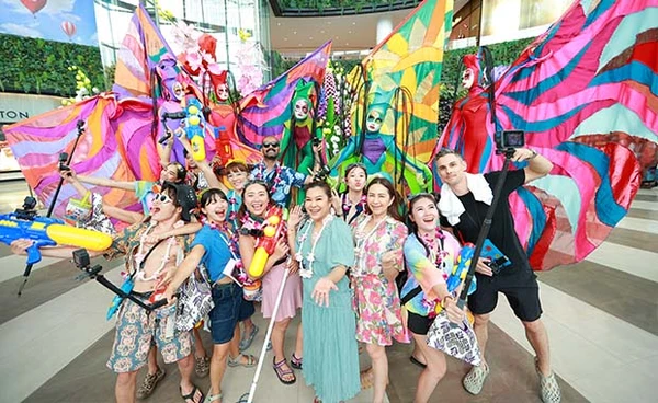 สยามพารากอน มันส์ต่อเนื่อง สาดความสนุกถึง 16 เมษายน 2568 นี้ ในงาน “Siam Paragon Summersive : Happiness in Full Bloom”