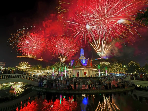 อลังการ "งานพระนครคีรี" จ.เพชรบุรี