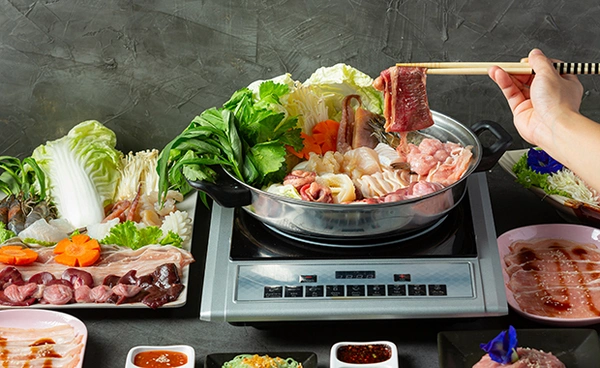 แจกพิกัด 7 ร้านสุกี้ชาบู ย่านสยาม รสชาติดี ราคาโดนใจ หยุดนี้ต้องไปลอง!