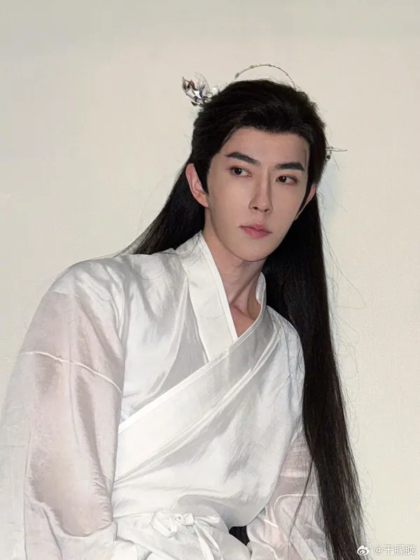 อวี๋ เหมิงหลง