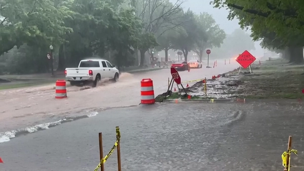 สหรัฐฯ น้ำท่วมฉับพลัน  ระวังฝนตกหนักต่อเนื่อง