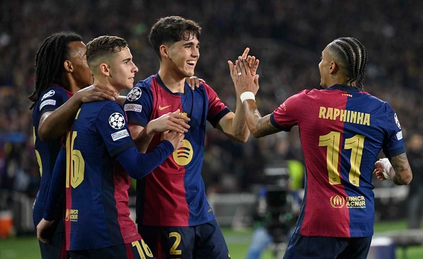 ผลบอล ยูฟ่า แชมเปี้ยนส์ ลีก 2024/25: บาร์เซโลน่า เปิดบ้านถล่ม ดอร์ทมุนด์ 4-0