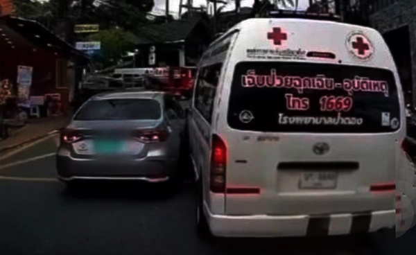 ขวางรถพยาบาล = ผิดกฎหมาย 3 ฉบับ เปิดบทลงโทษจากจราจรถึงอาญา