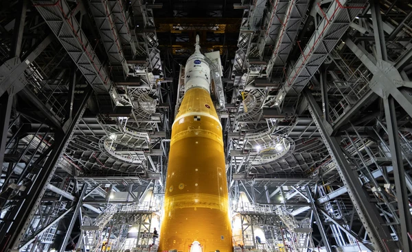 ผู้เชี่ยวชาญเตือนองค์การนาซา (NASA) ควรพิจารณาทางเลือกใหม่ในการส่งนักบินอวกาศไปดวงจันทร์