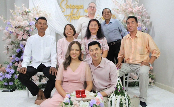ยินดี เอิ้นขวัญ วรัญญา เข้าพิธีหมั้นแฟนหนุ่มนอกวงการ เรียบง่ายแต่อบอุ่น