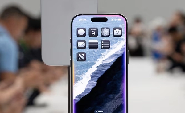ทรัมป์ประกาศขึ้นภาษีนำเข้าจีน iPhone 16 Pro Max ในสหรัฐฯ อาจมีราคาเริ่มต้นทะลุ 64,000 บาท