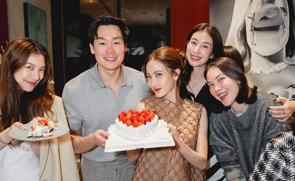 แต้ว ณฐพร แฮปปี้! สามี-แก๊งเพื่อนสาว ร่วมฉลองปาร์ตี้ วันเกิด สุดอบอุ่นพร้อมหน้า