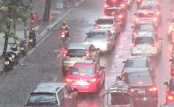 กรุงเทพฝนตก! ตรวจสอบสภาพอากาศแบบเรียลไทม์ เช็กที่นี่พื้นที่ไหน? มีฝน