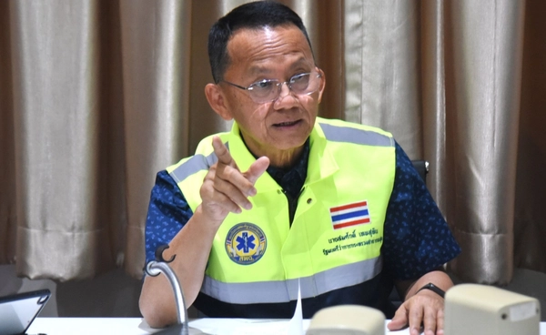 6 อาคารยังปิด "สมศักดิ์" กำชับ รพ.ตรวจเช็คก่อนเปิดให้บริการ-ส่งทีมเฝ้าระวังตึกอพยพคน