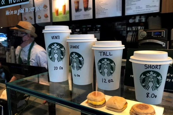 Starbucks เลิกใช้แก้วพลาสติก หันมาใช้แก้วกระดาษแทน