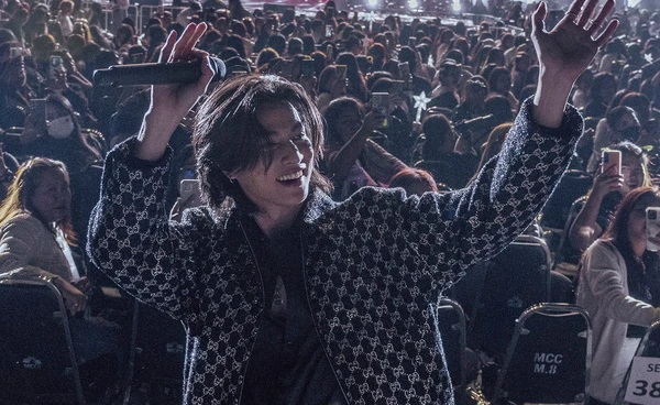 ​​ อบอุ่นใจ  “กลัฟ คณาวุฒิ” พาเหล่าลูกบอลร่วมเดินทางกลับบ้าน ในงาน Gulf Eternal Fancon 2025 