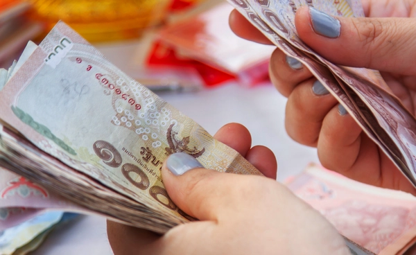 เงินหมื่น 'เฟสวัยรุ่น' ติดกับดักเงื่อนไข?