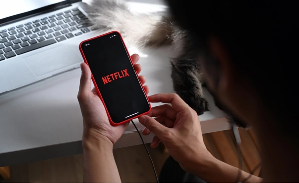 Netflix ยอดสมาชิกทะลุ 300 ล้านราย