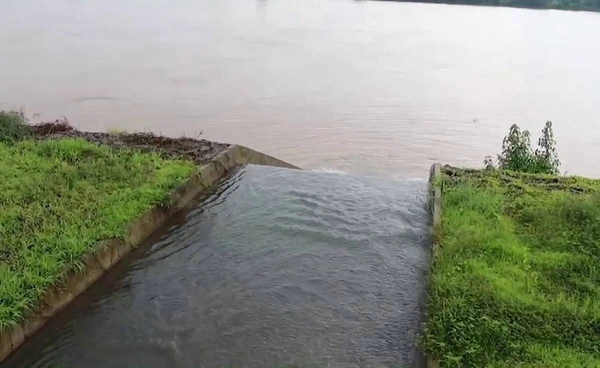 “นครพนม” ฝนตกต่อเนื่อง เร่งระบายน้ำลงโขง พร้อมรับมือพายุฝน