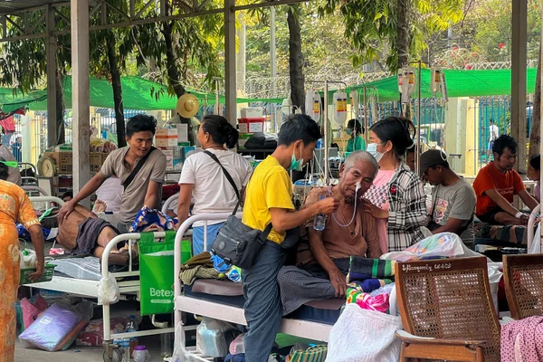 กู้ภัยรัสเซียตั้งโรงพยาบาลสนามในมัณฑะเลย์รักษาผู้ได้รับบาดเจ็บ พร้อมกับเร่งค้นหาผู้รอดชีวิต