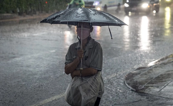 พยากรณ์อากาศวันนี้ 17 มีนาคม 2568 เตือนทั่วไทยฝนคะนอง มีพายุฤดูร้อน