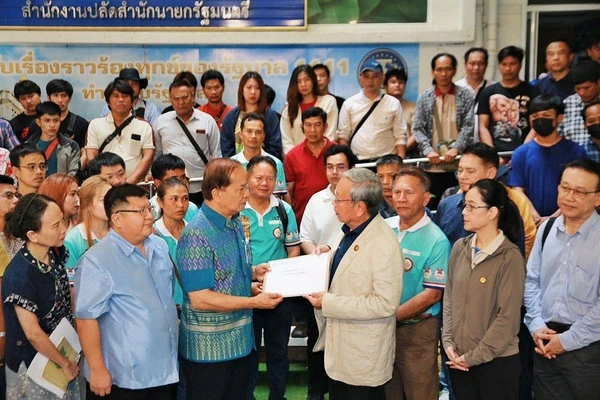 ผู้เลี้ยงหมูยื่นหนังสือถึงนายกฯ และ 3 รัฐมนตรี แก้ปัญหาภาษีสหรัฐฯ